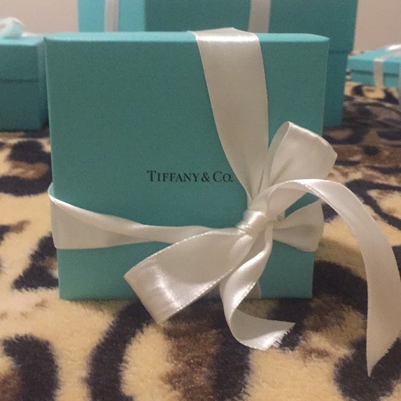 Box - Picture 3 of 3